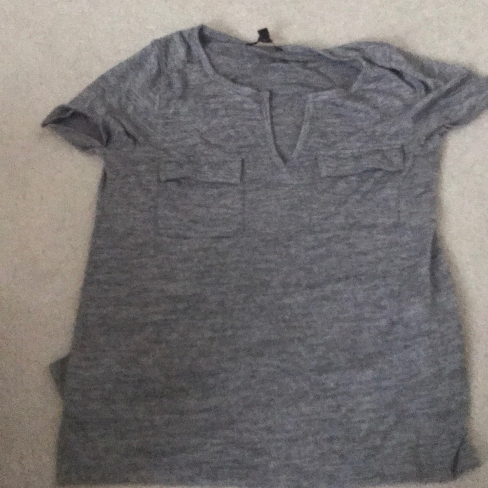 Grey t shirt